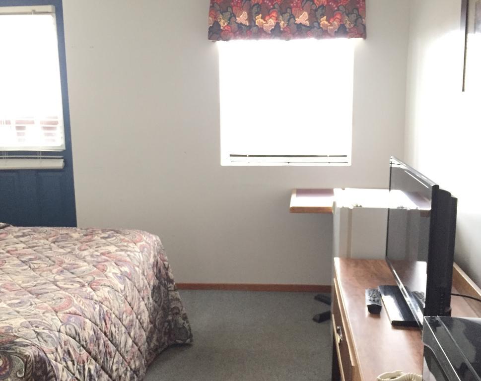 North Adventure Inn Cochrane Extérieur photo