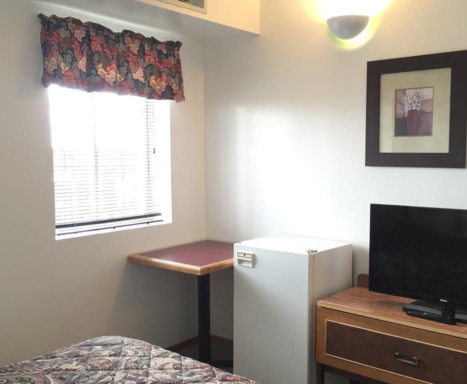 North Adventure Inn Cochrane Extérieur photo