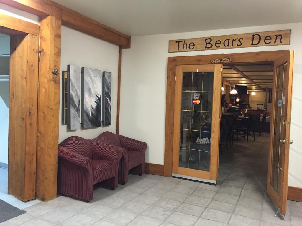 North Adventure Inn Cochrane Extérieur photo