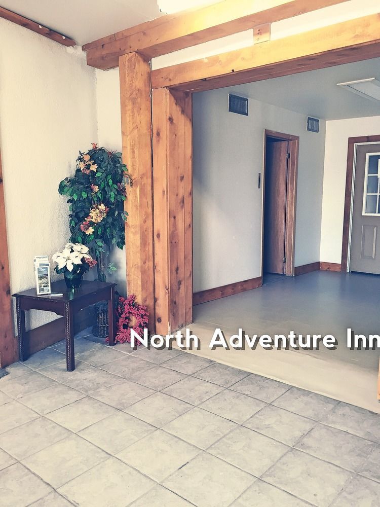 North Adventure Inn Cochrane Extérieur photo