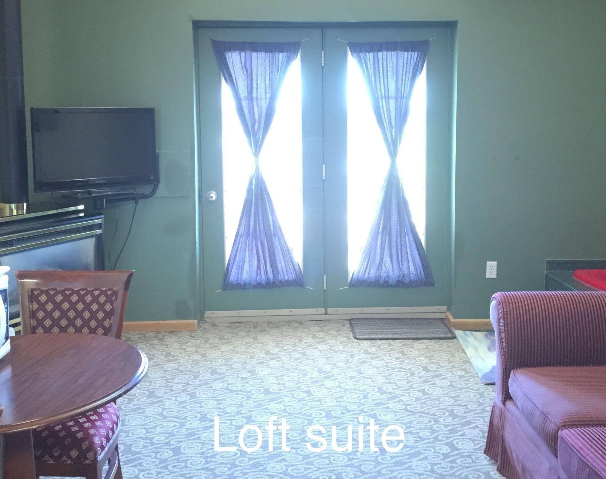 North Adventure Inn Cochrane Extérieur photo